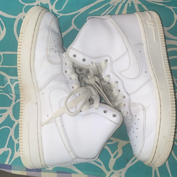 Air Force One Sneakers - Picture 3 of 7